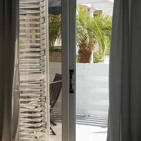 Nomad's Nest - Quiet Flat With Terrace * أيا نابا
