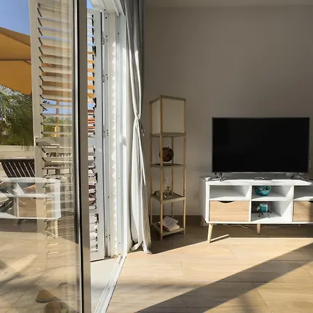 Nomad's Nest - Quiet Flat With Terrace شقة *