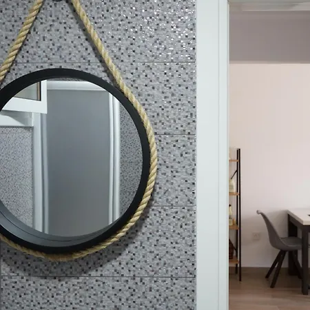 Nomad's Nest - Quiet Flat With Terrace Apartmán *